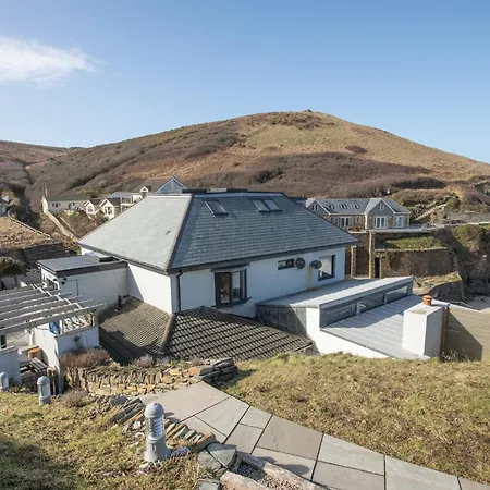 Upper House Holiday home